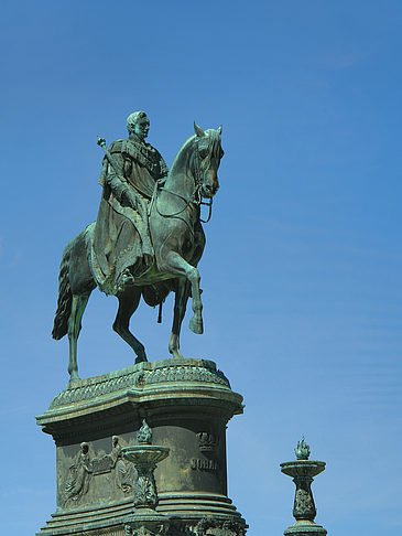 Fotos König-Johann-Statue