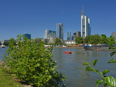 Foto Skyline von Frankfurt mit Riesenrad - Frankfurt am Main
